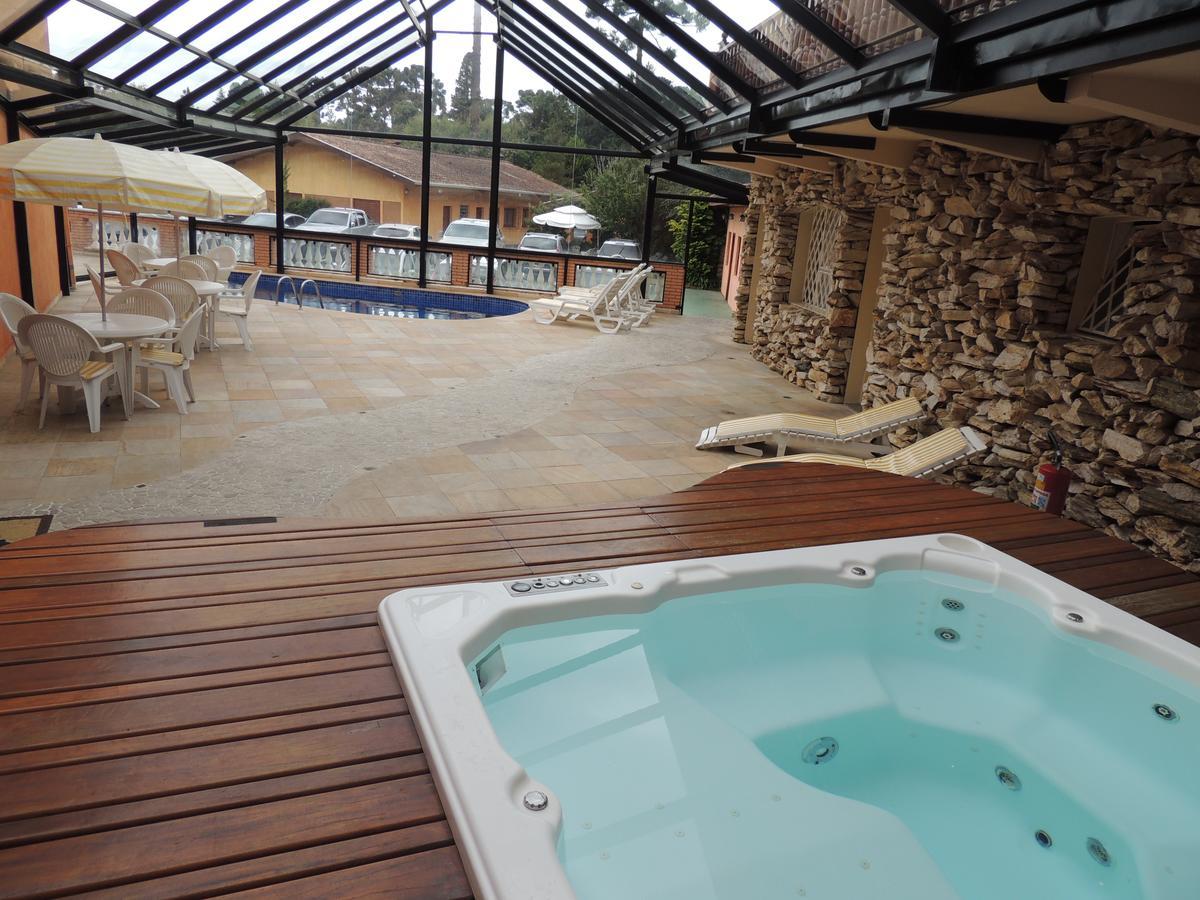 Hotel Monte Carlo Campos do Jordao Exterior photo